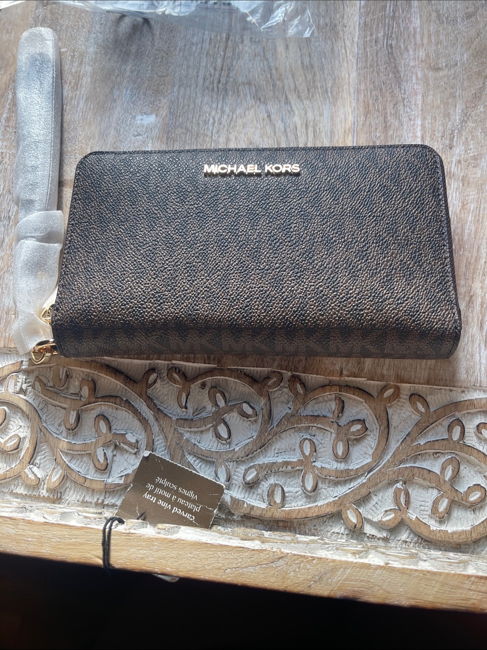 Jet Set Signature Logo Smartphone Wristlet